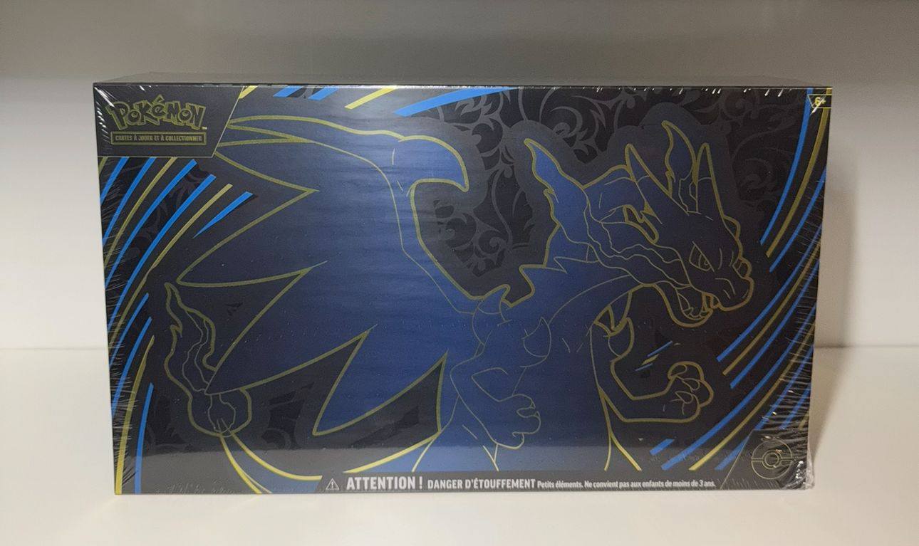 Coffret Ultra-Premium Dracaufeu (Flammes Fantasmagoriques)